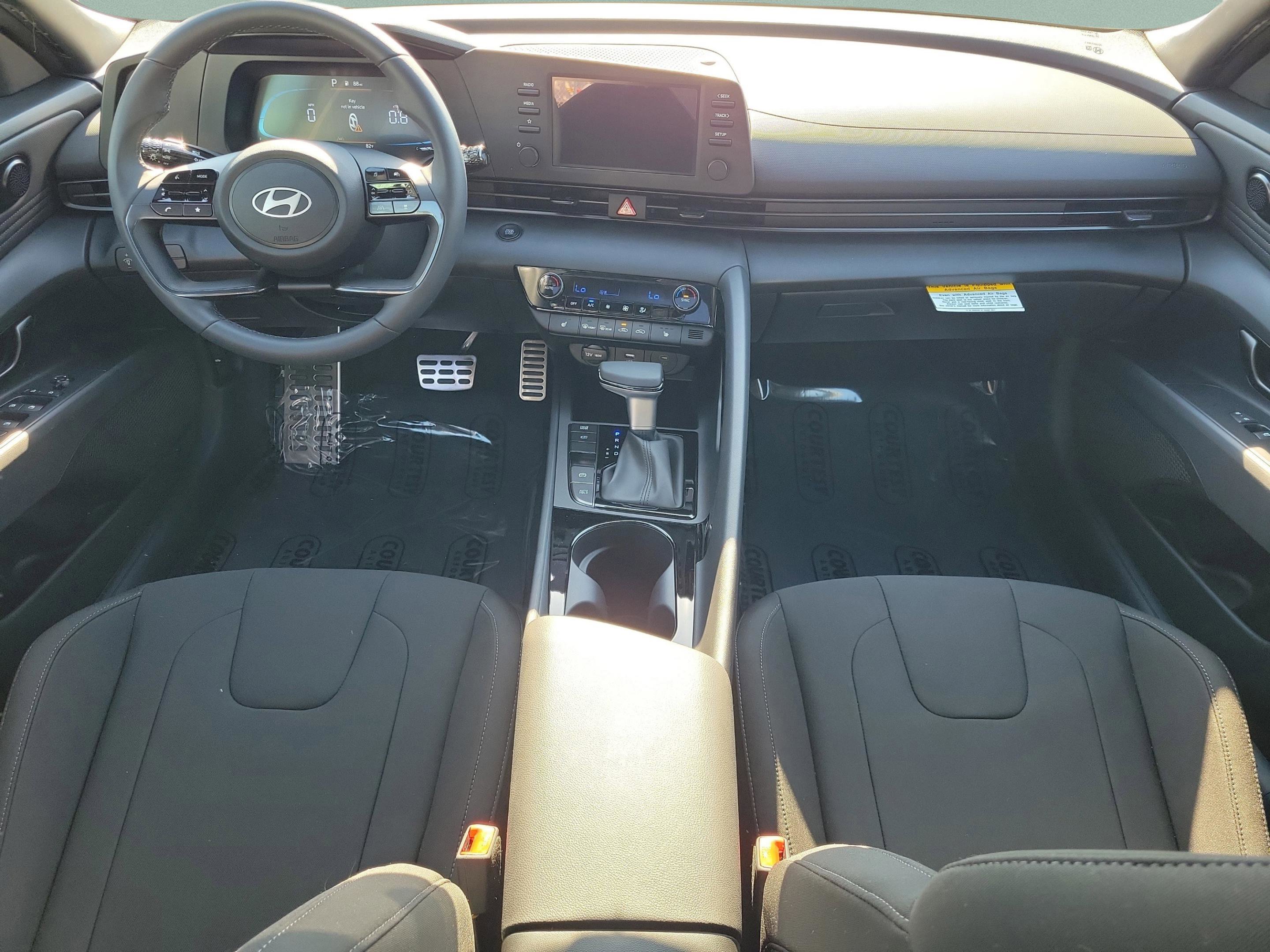 New 2026 Hyundai Elantra SEL Sport Premium w/ Cargo Package FWD image 29