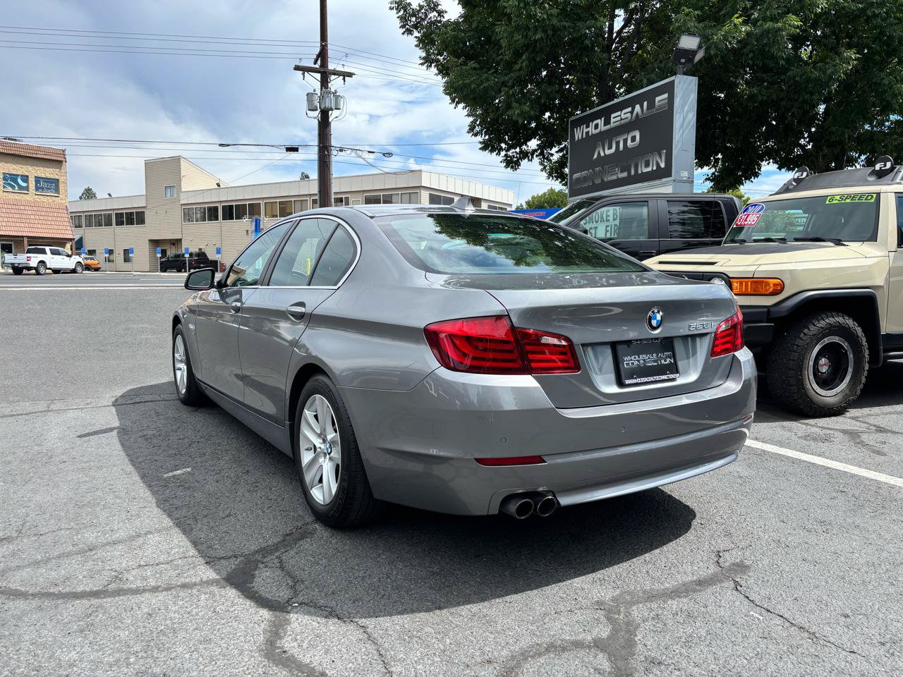 Used 2012 BMW 528i xDrive Sedan AWD/4WD image 3
