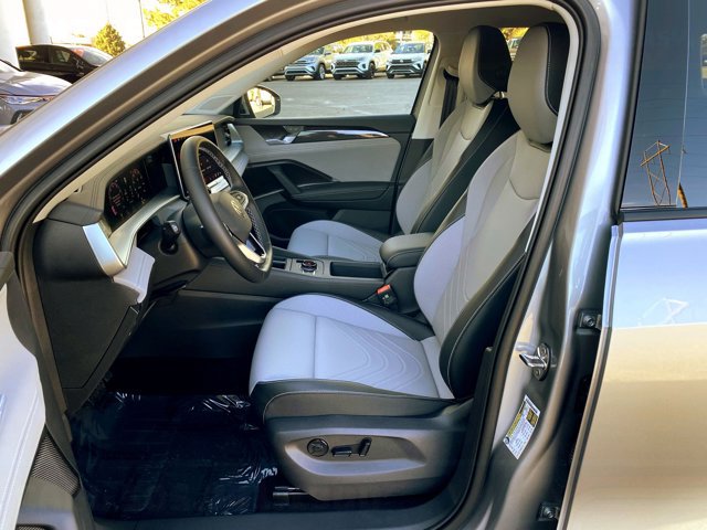 New 2026 Volkswagen Tiguan SE FWD image 29