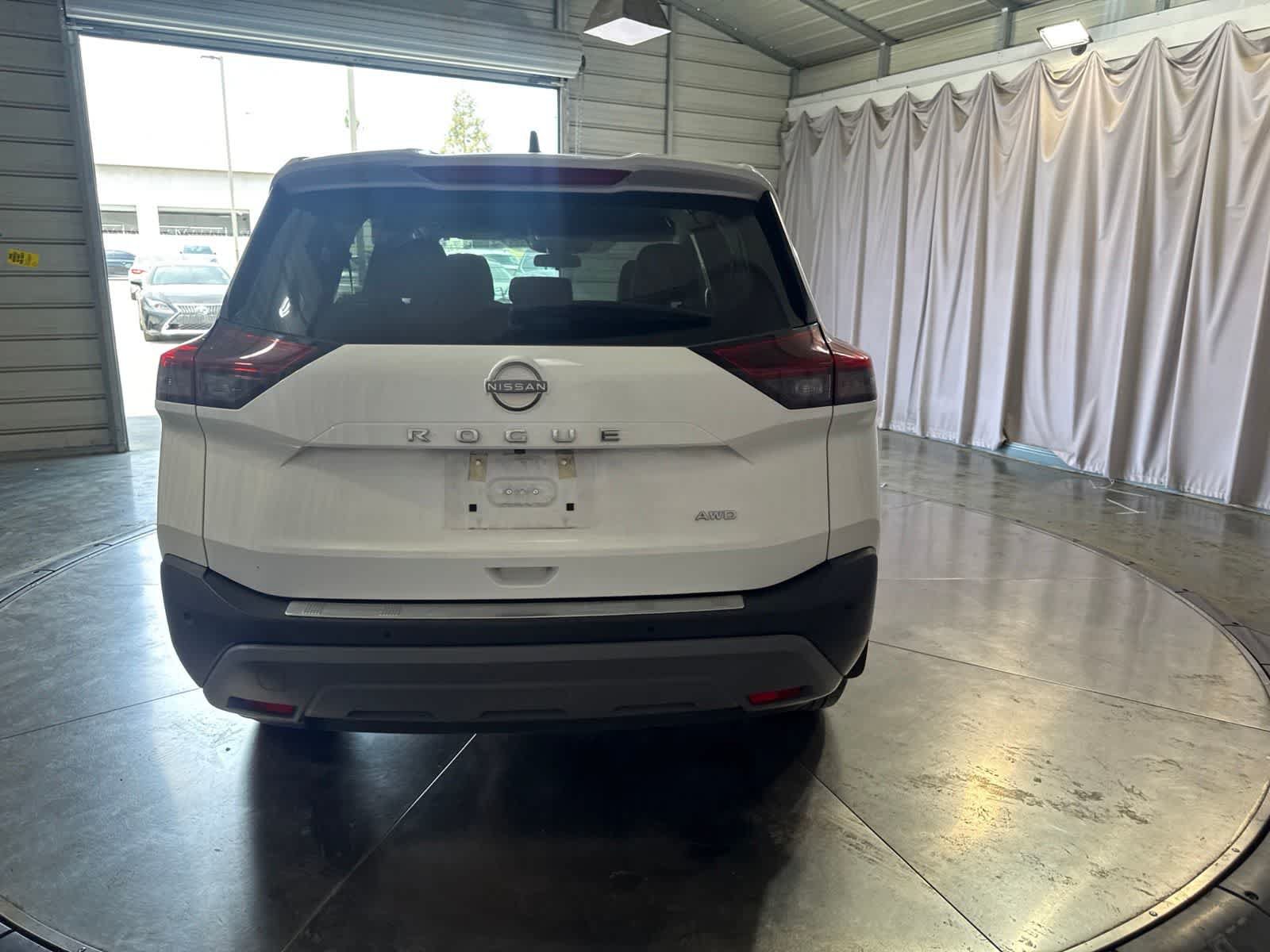 Used 2023 Nissan Rogue S AWD/4WD image 6