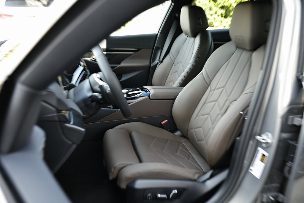 Used 2026 BMW 530i w/ Premium Package image 22