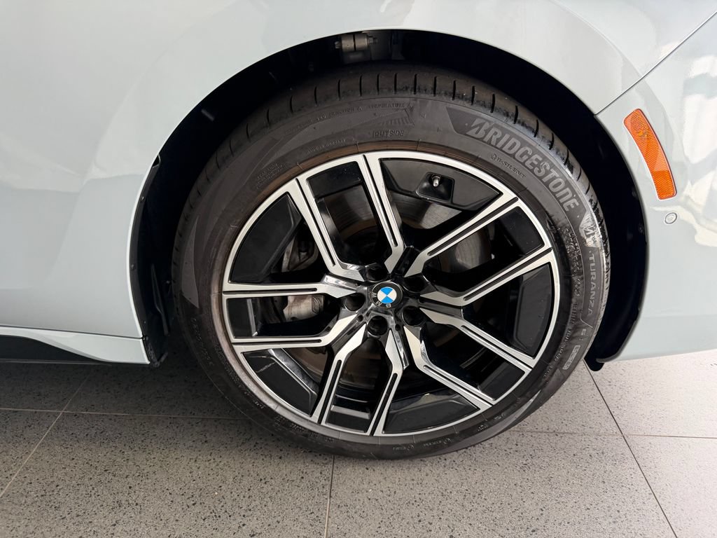 Used 2024 BMW 760i xDrive w/ Premium Package 2 AWD/4WD image 13
