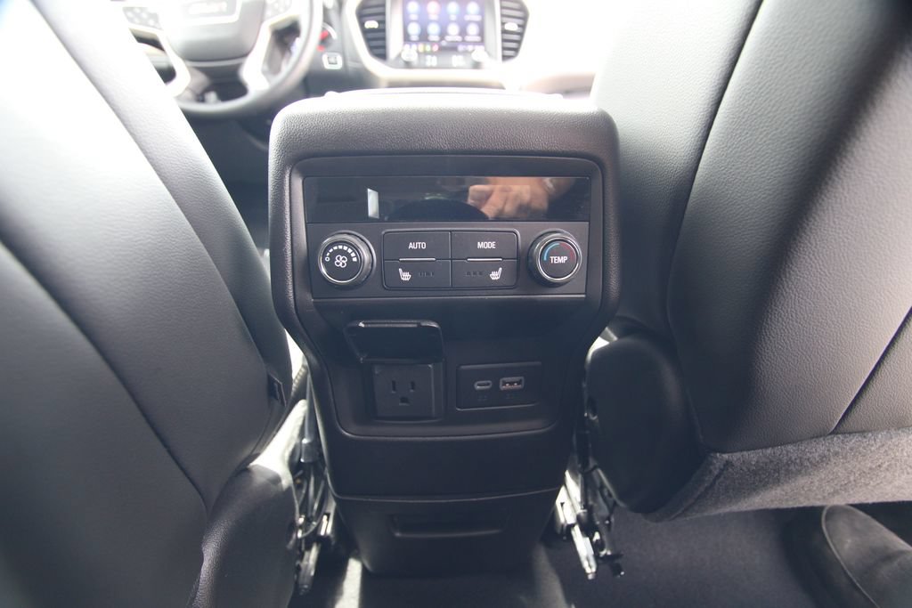 Used 2023 GMC Acadia Denali w/ Denali Ultimate Package AWD/4WD image 44
