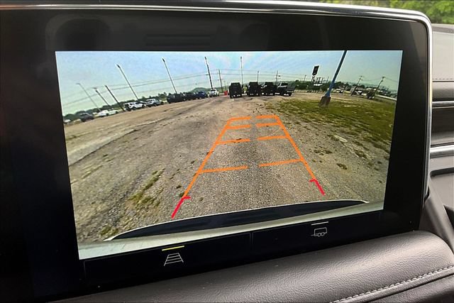 Used 2024 Chevrolet Suburban LT RWD image 14