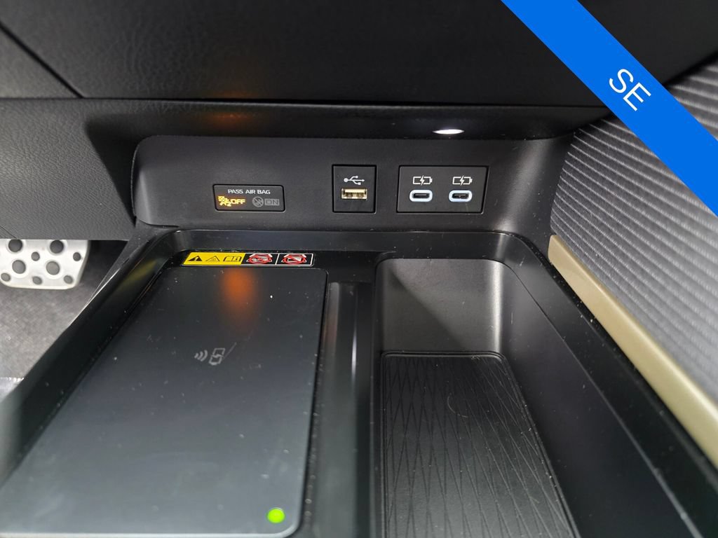 Used 2025 Toyota Camry SE FWD image 22