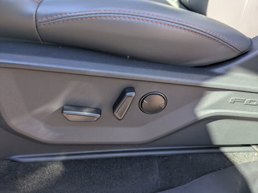 New 2025 Ford Expedition Active image 5