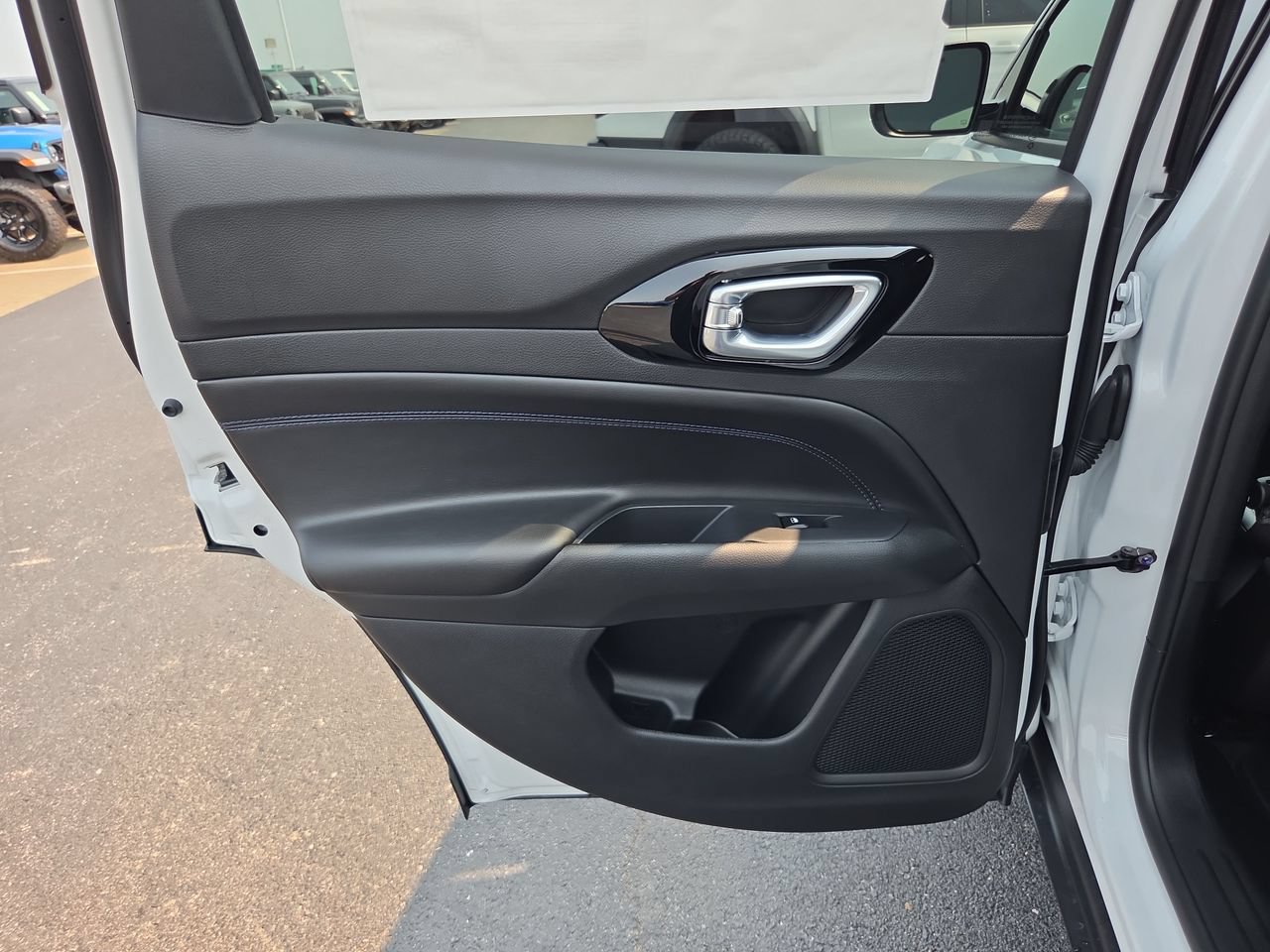New 2026 Jeep Compass Latitude AWD/4WD image 15