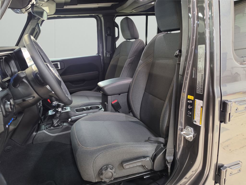 Certified 2025 Jeep Wrangler Unlimited Sahara w/ Safety Group image 22