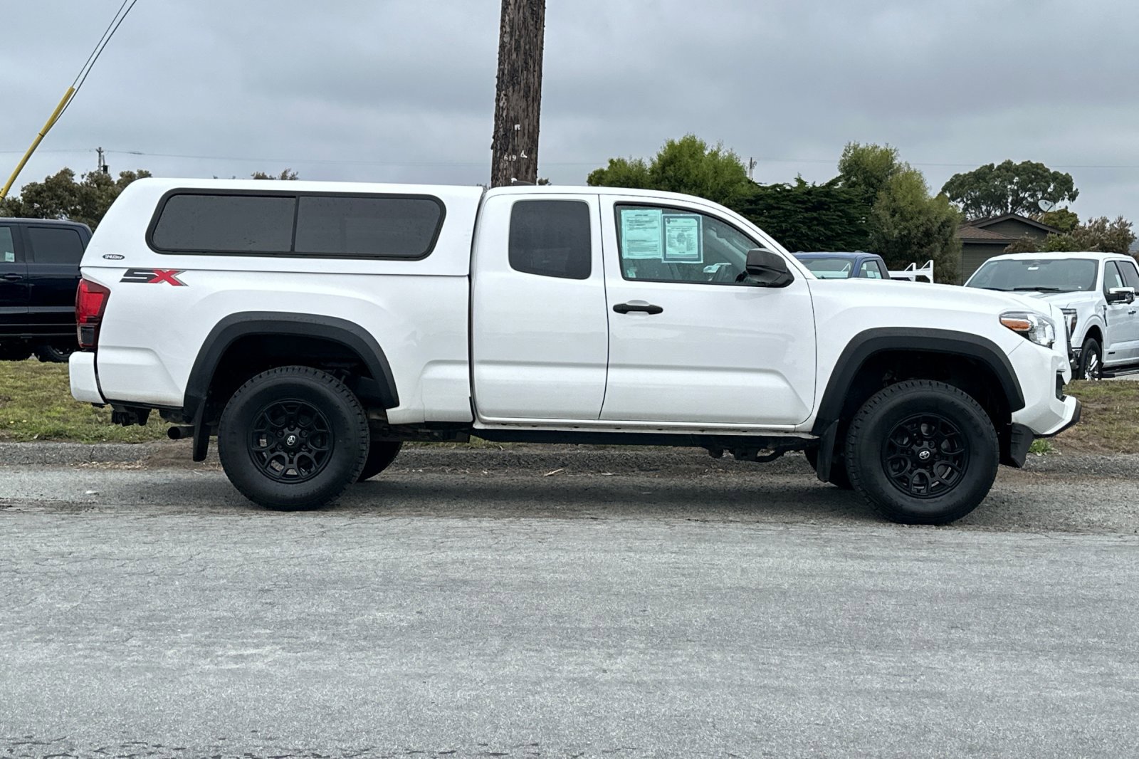 Used 2022 Toyota Tacoma SR image 6