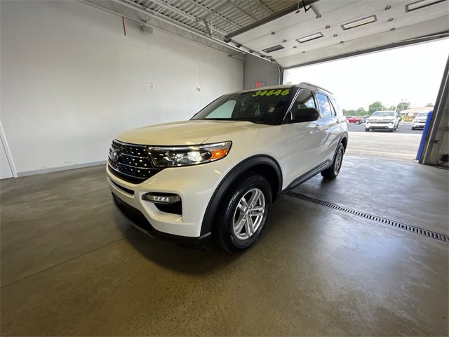 Used 2023 Ford Explorer XLT w/ Equipment Group 202A image 4