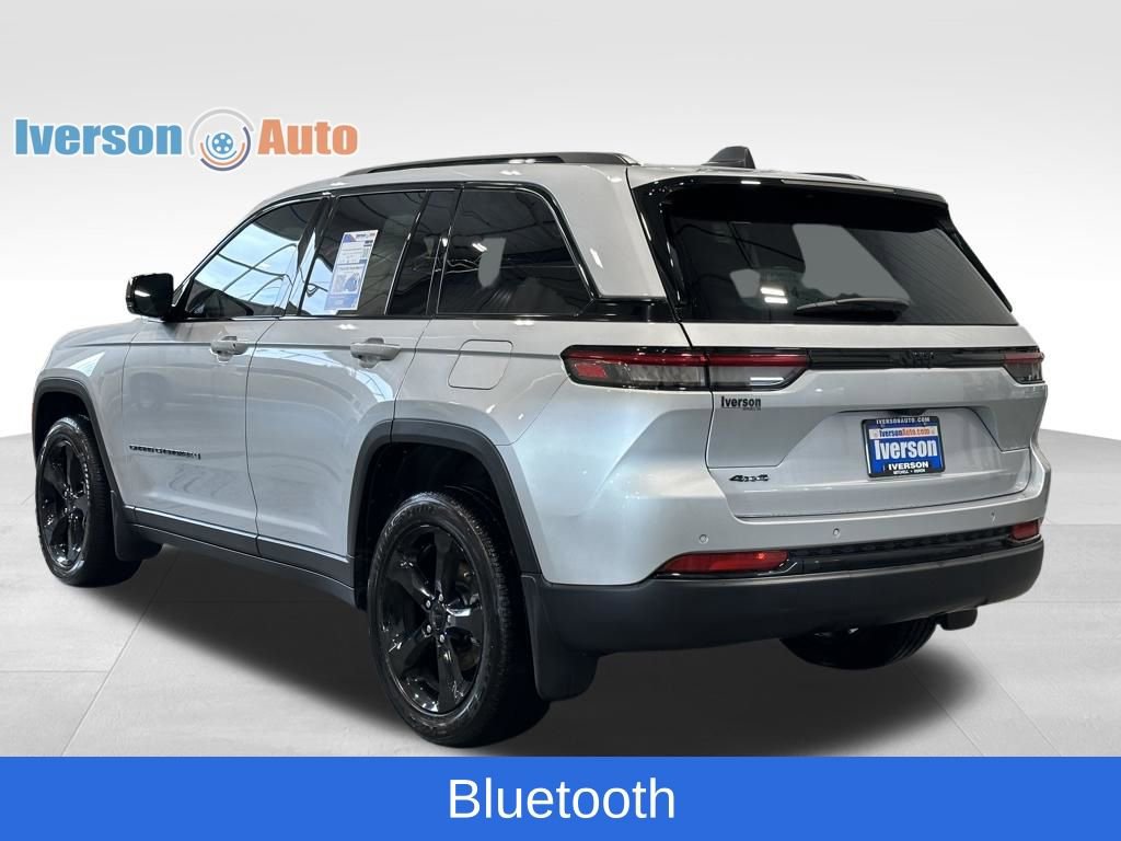 Used 2024 Jeep Grand Cherokee Altitude image 7
