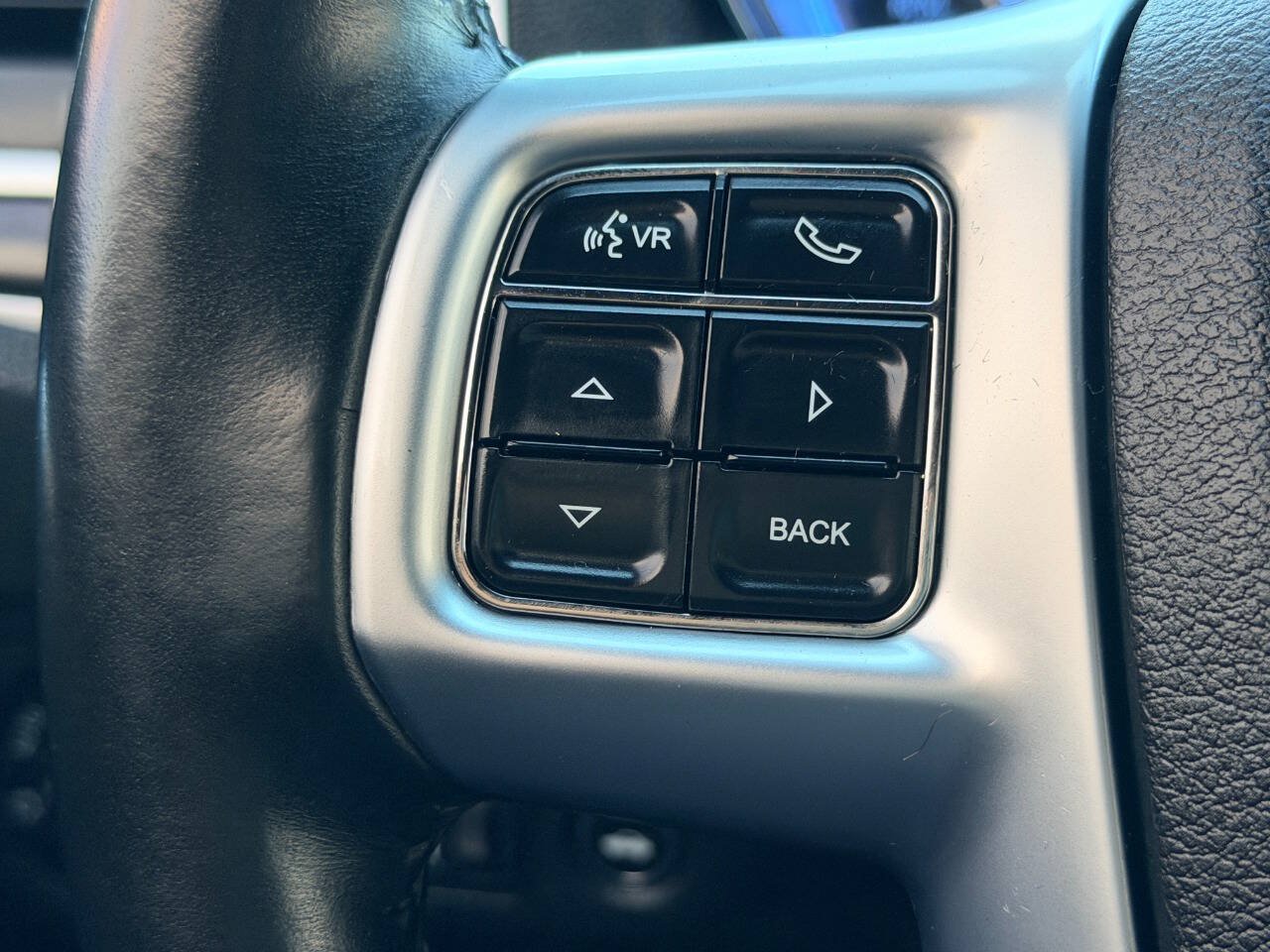 Used 2011 Chrysler 300 Limited RWD image 28