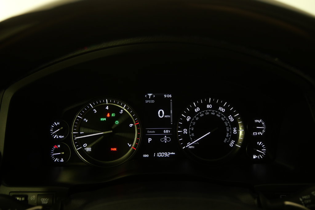 Used 2021 Lexus LX 570 4WD w/ Sport Package image 22