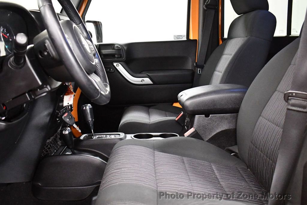 Used 2012 Jeep Wrangler Unlimited Sahara image 7