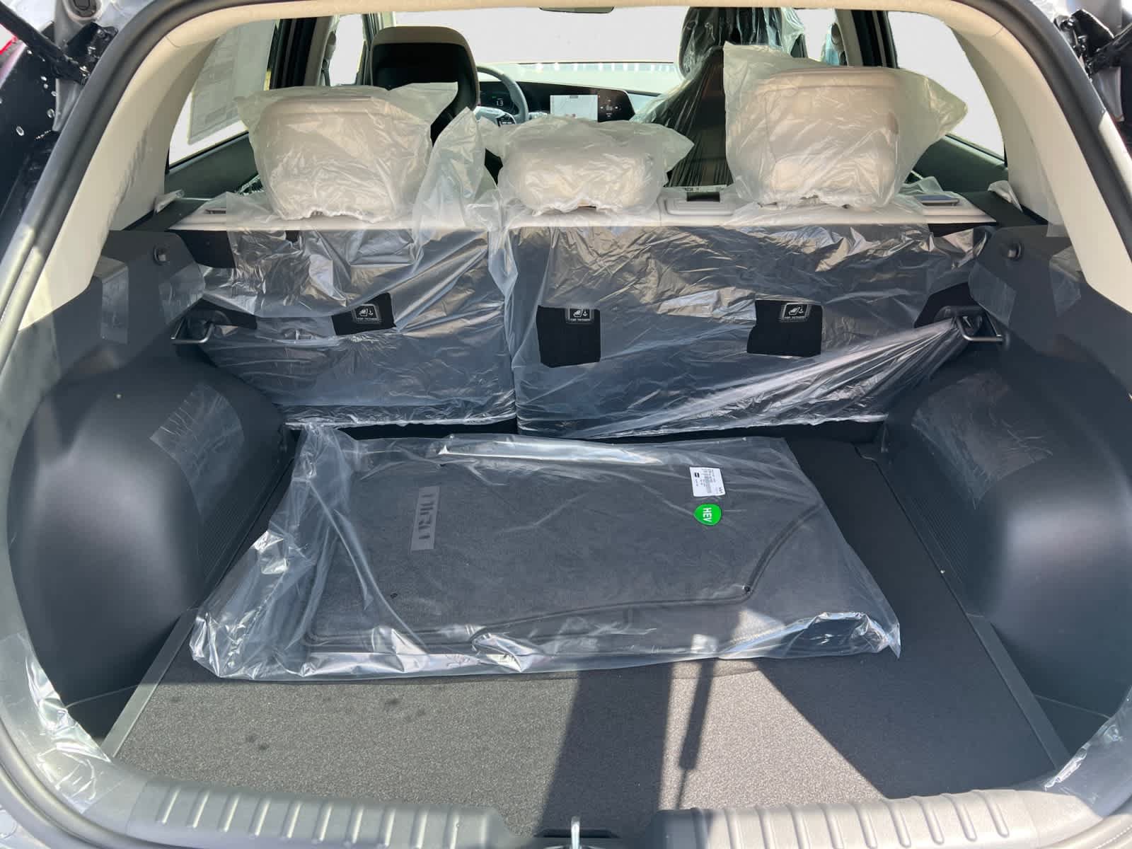 Certified 2025 Kia Niro EX FWD image 5