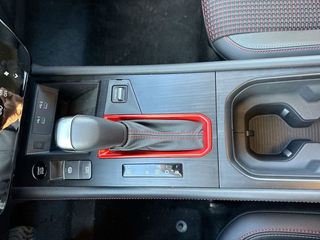 Used 2025 Nissan Kicks SR AWD/4WD image 31