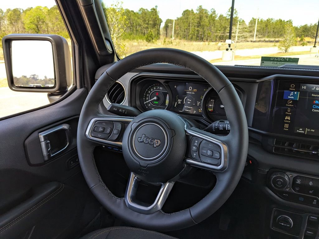 Certified 2025 Jeep Wrangler Unlimited Sahara image 26