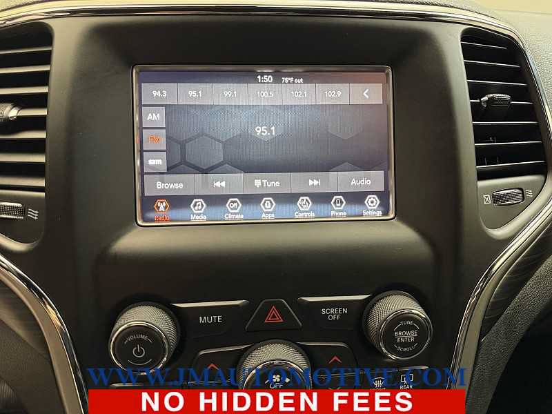 Used 2019 Jeep Grand Cherokee Laredo w/ Security & Convenience Group AWD/4WD image 22