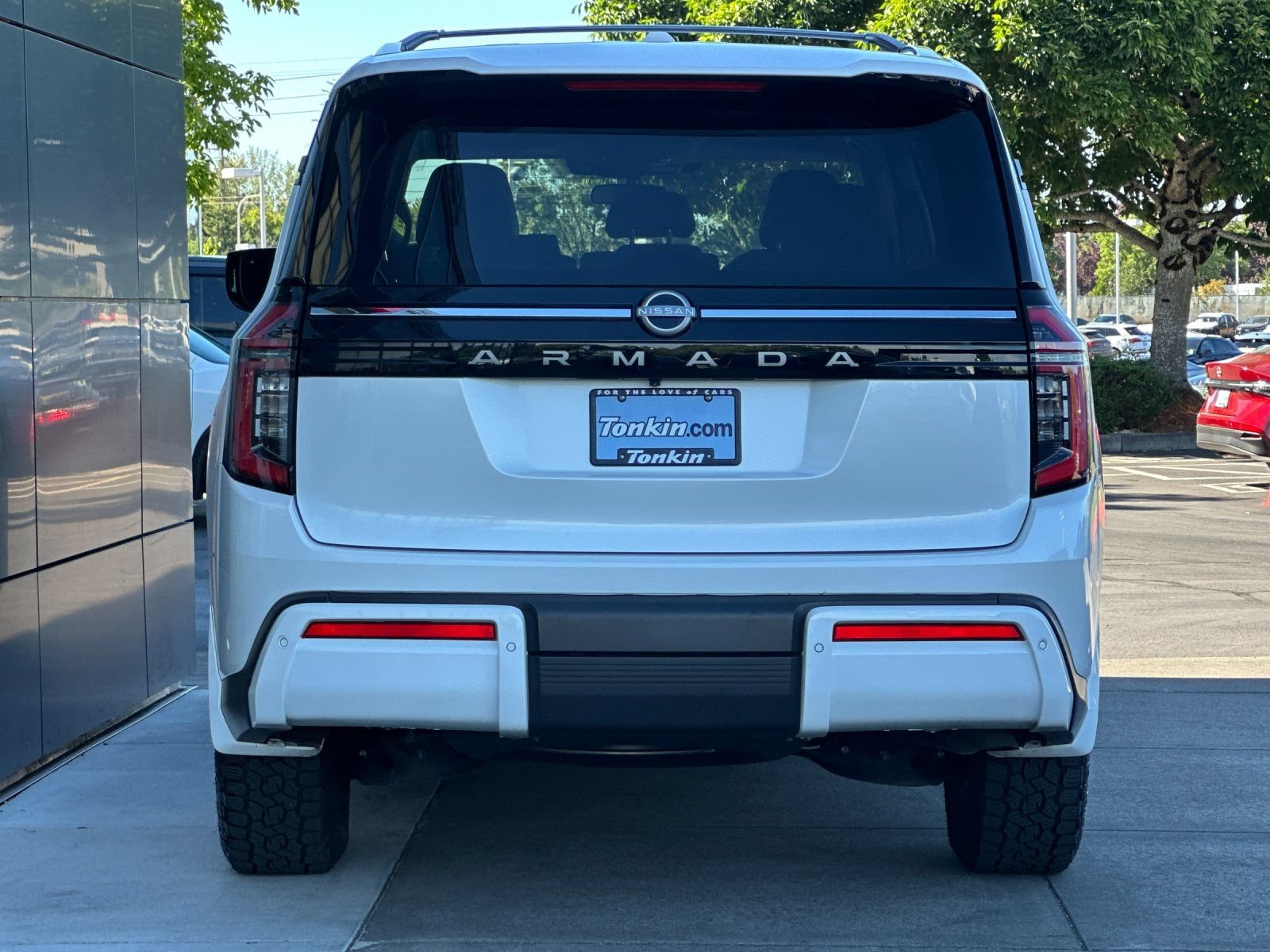 Used 2025 Nissan Armada SV AWD/4WD image 4