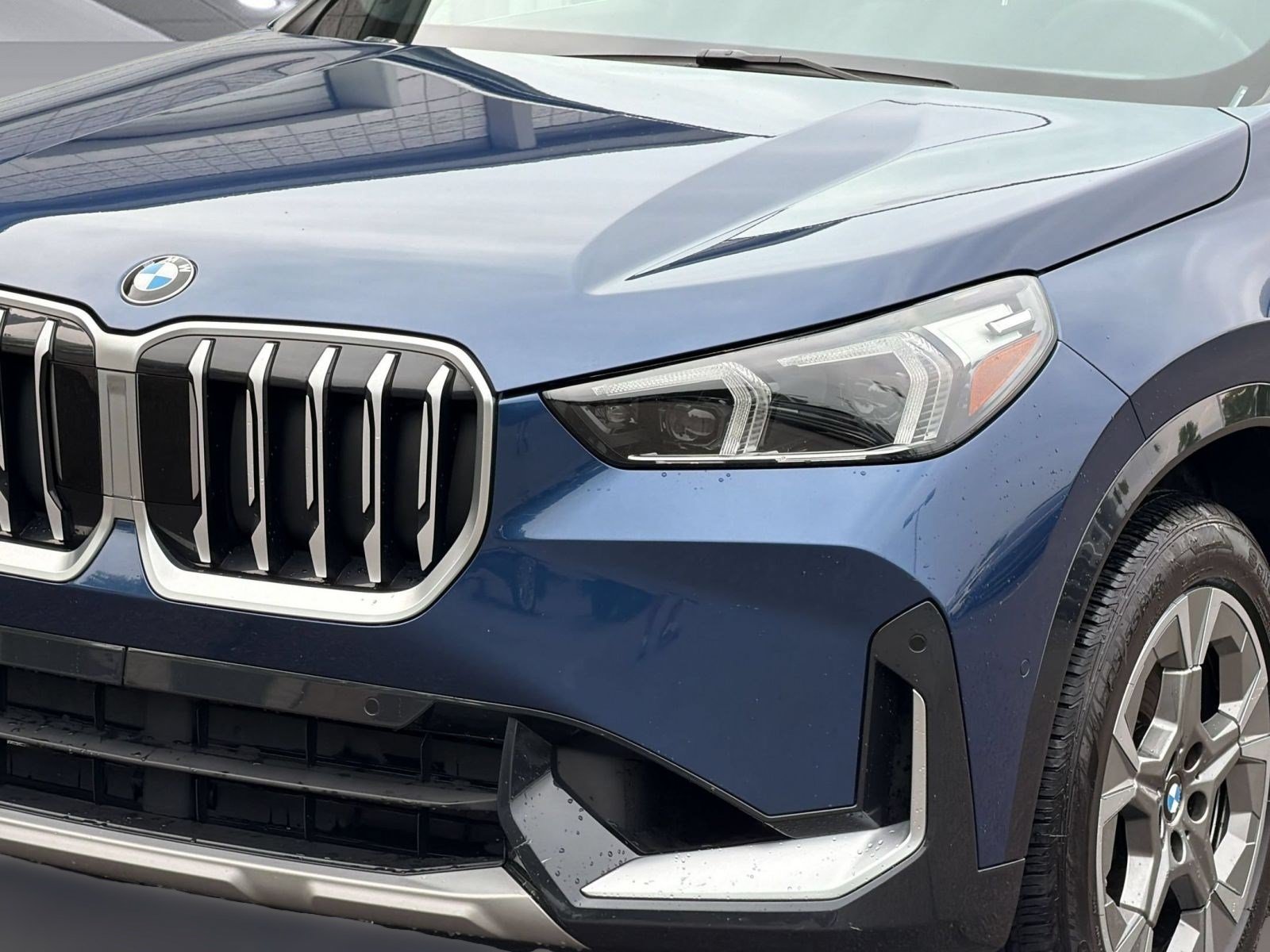 Used 2025 BMW X1 xDrive28i AWD/4WD image 12
