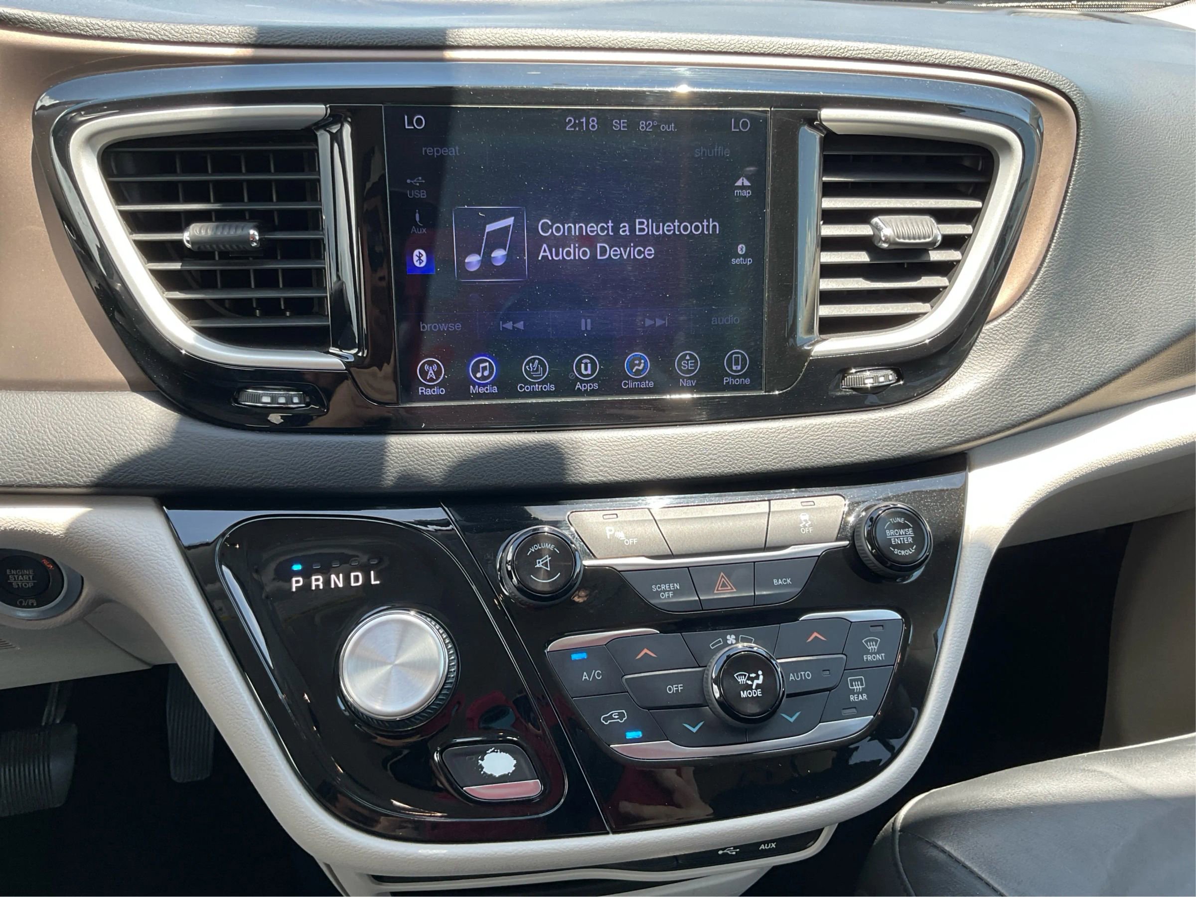Used 2017 Chrysler Pacifica Touring-L FWD image 13