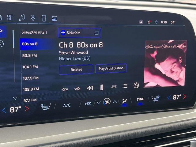 Used 2024 Chevrolet Traverse LT image 30