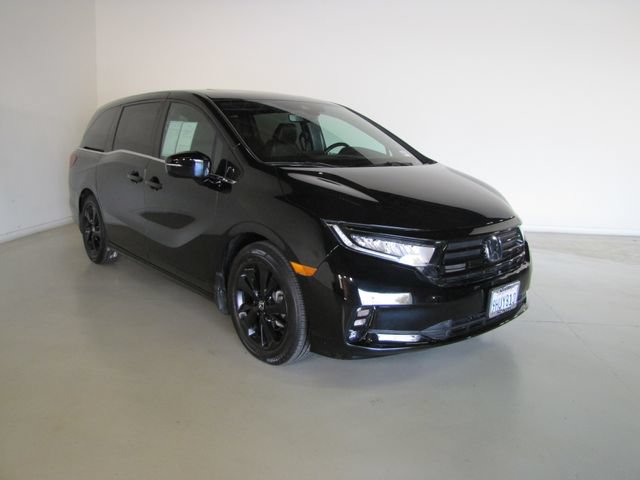 Certified 2023 Honda Odyssey Sport image 3