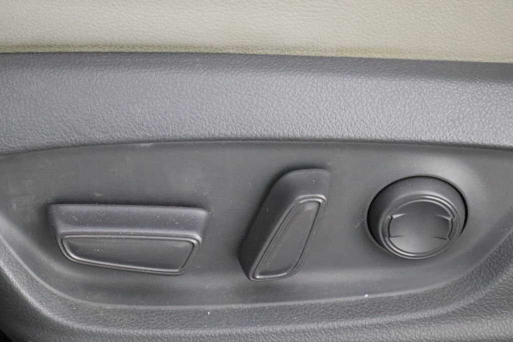 Used 2021 Toyota Camry SE image 23