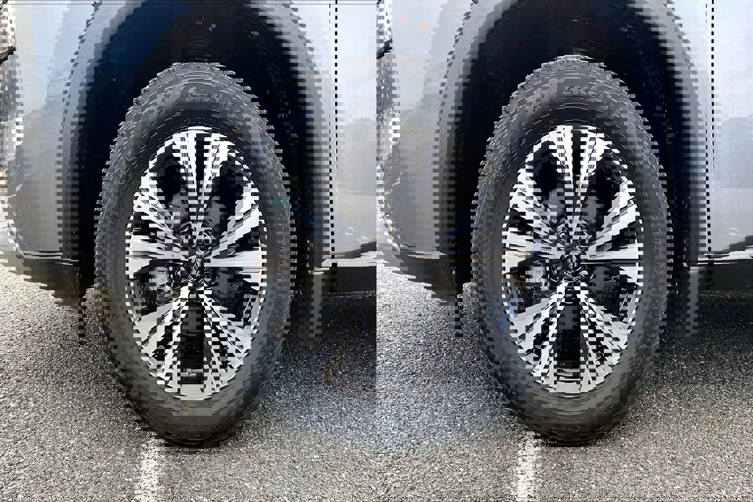 Used 2023 Nissan Rogue SV image 9