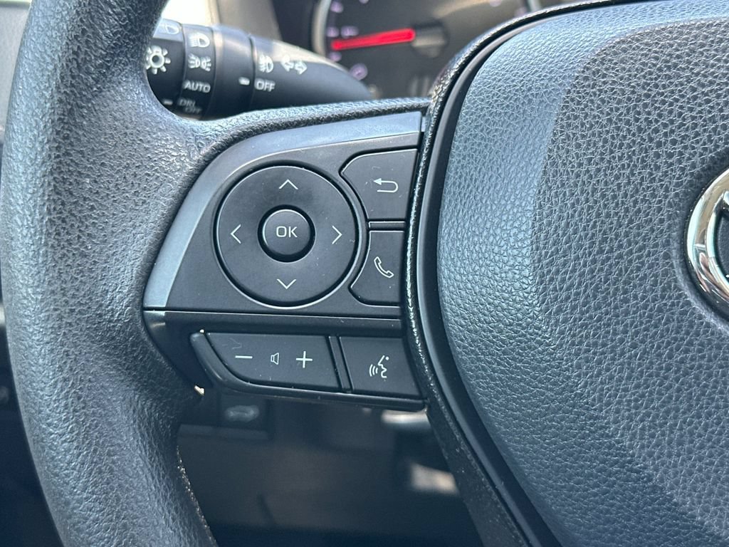 Used 2021 Toyota RAV4 XLE w/ Convenience Package FWD image 24