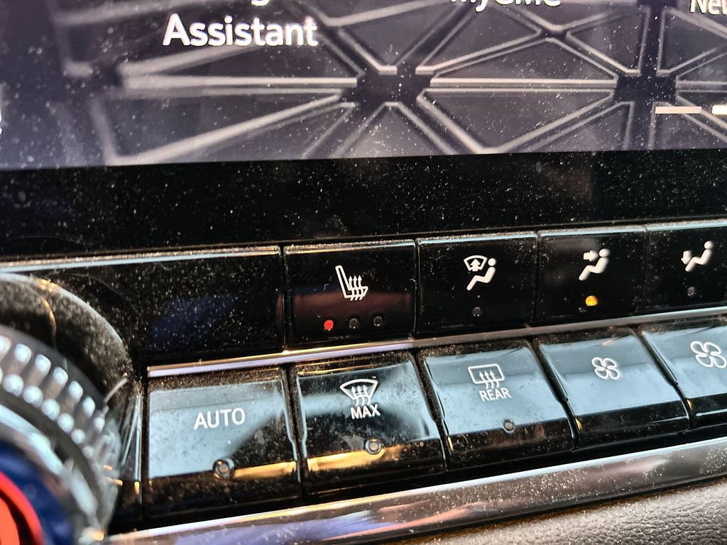 Used 2024 GMC Canyon Elevation w/ Elevation Premium Package image 18