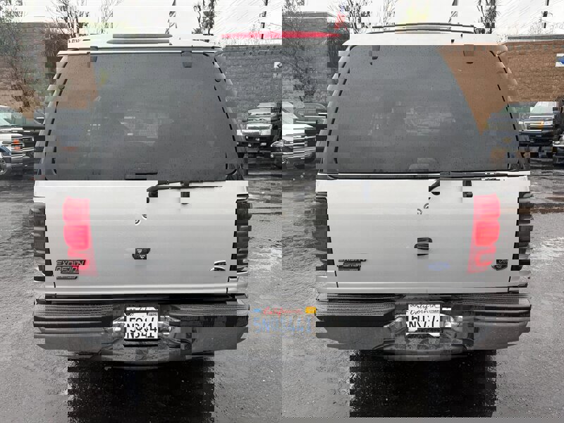 Used 2002 Ford Expedition XLT image 6