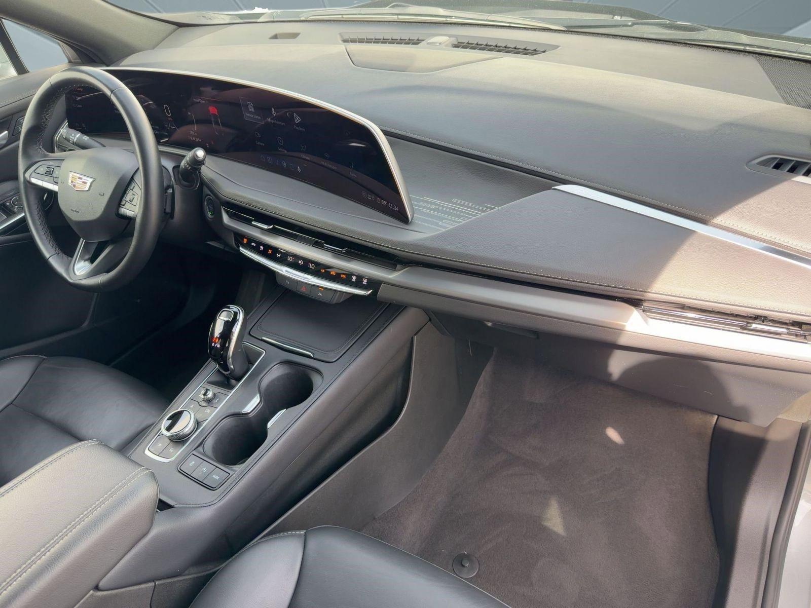 Certified 2025 Cadillac XT4 Premium Luxury image 30