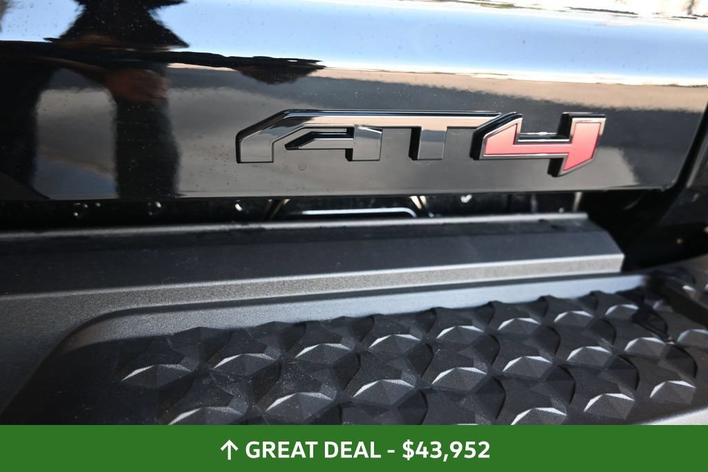 Used 2025 GMC Canyon AT4 w/ Nightfall Edition AWD/4WD image 21