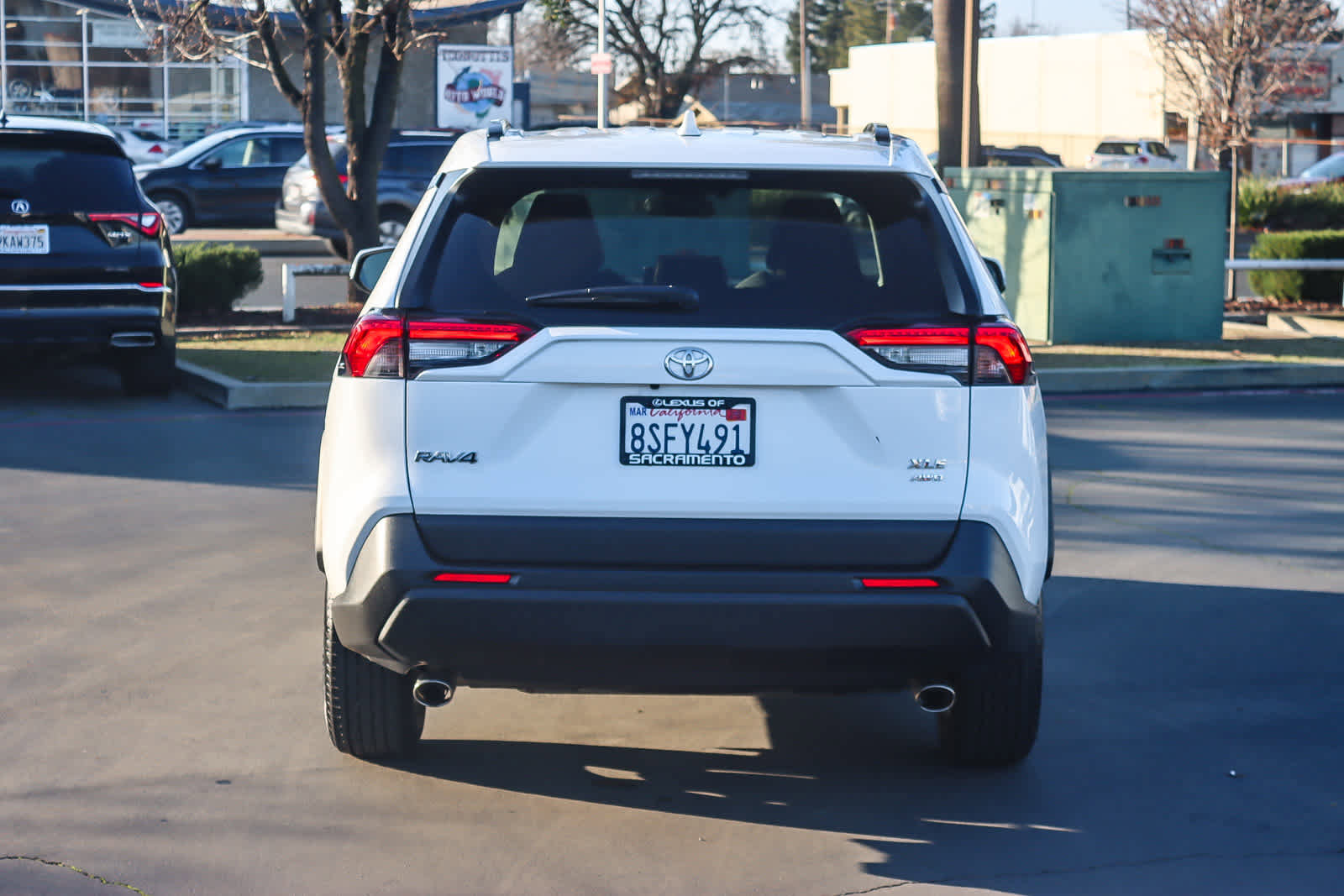Used 2020 Toyota RAV4 XLE image 3