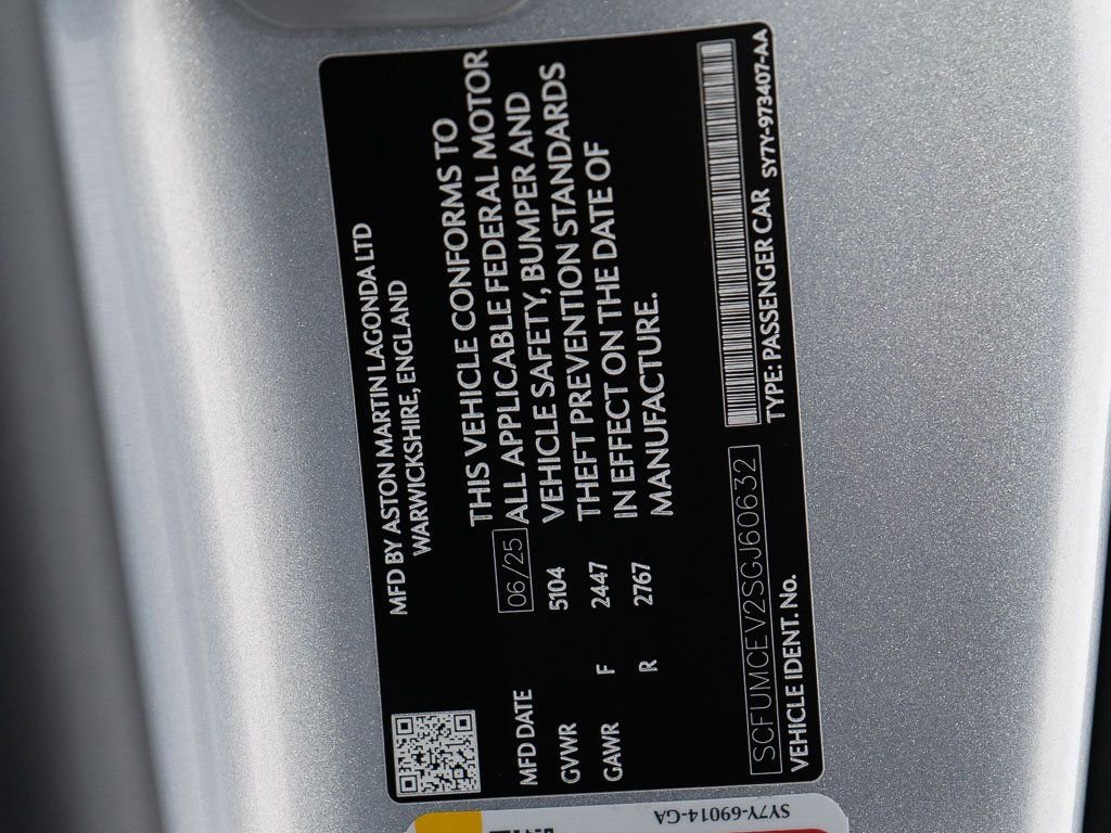 Used 2025 Aston Martin Vanquish RWD image 44
