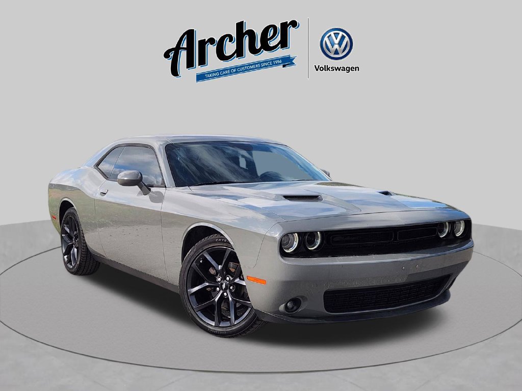 Used 2019 Dodge Challenger SXT w/ Blacktop Package RWD image 1