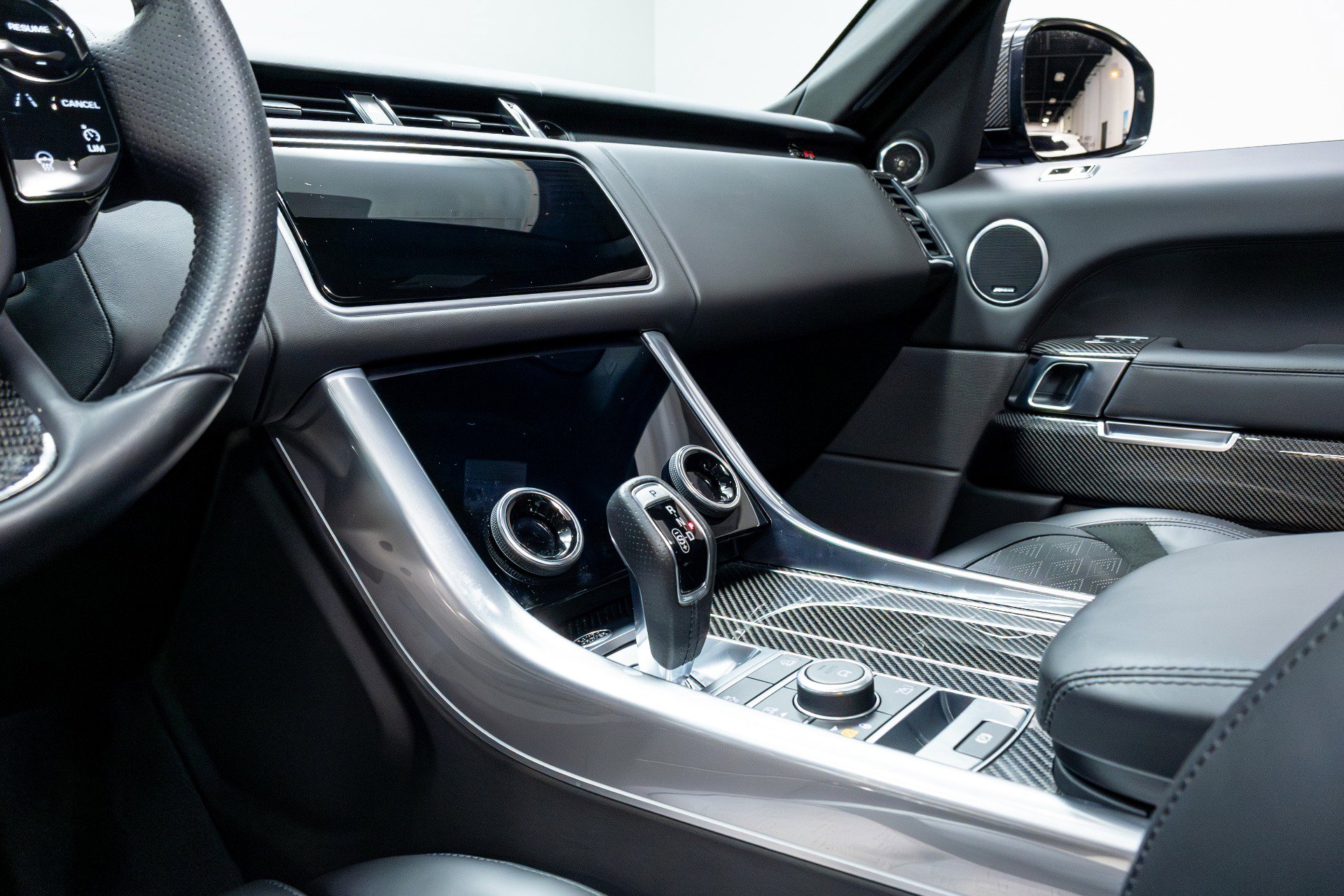 Used 2022 Land Rover Range Rover Sport SVR image 11