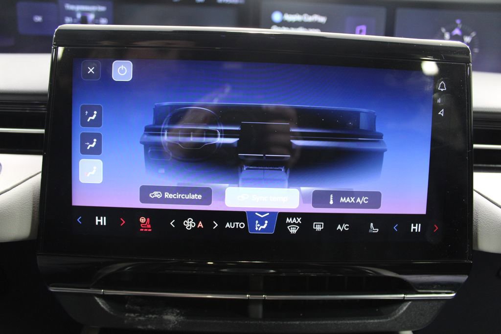 Used 2024 Lincoln Nautilus Reserve image 29