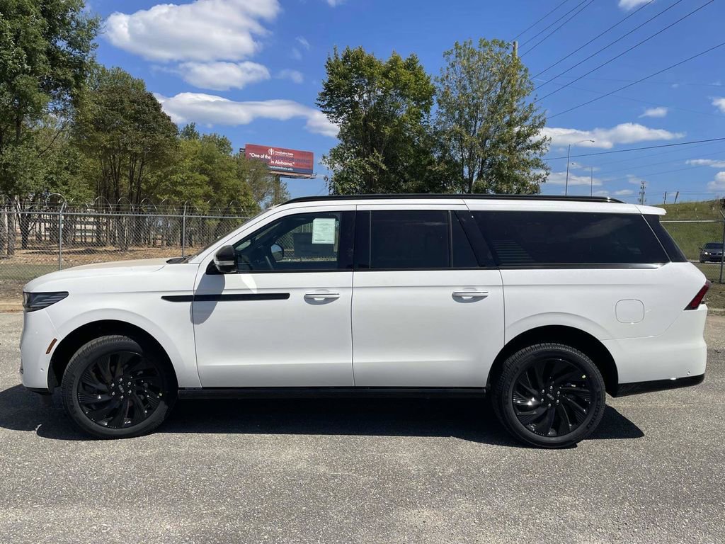 New 2025 Lincoln Navigator L Reserve w/ Jet Appearance Package image 6