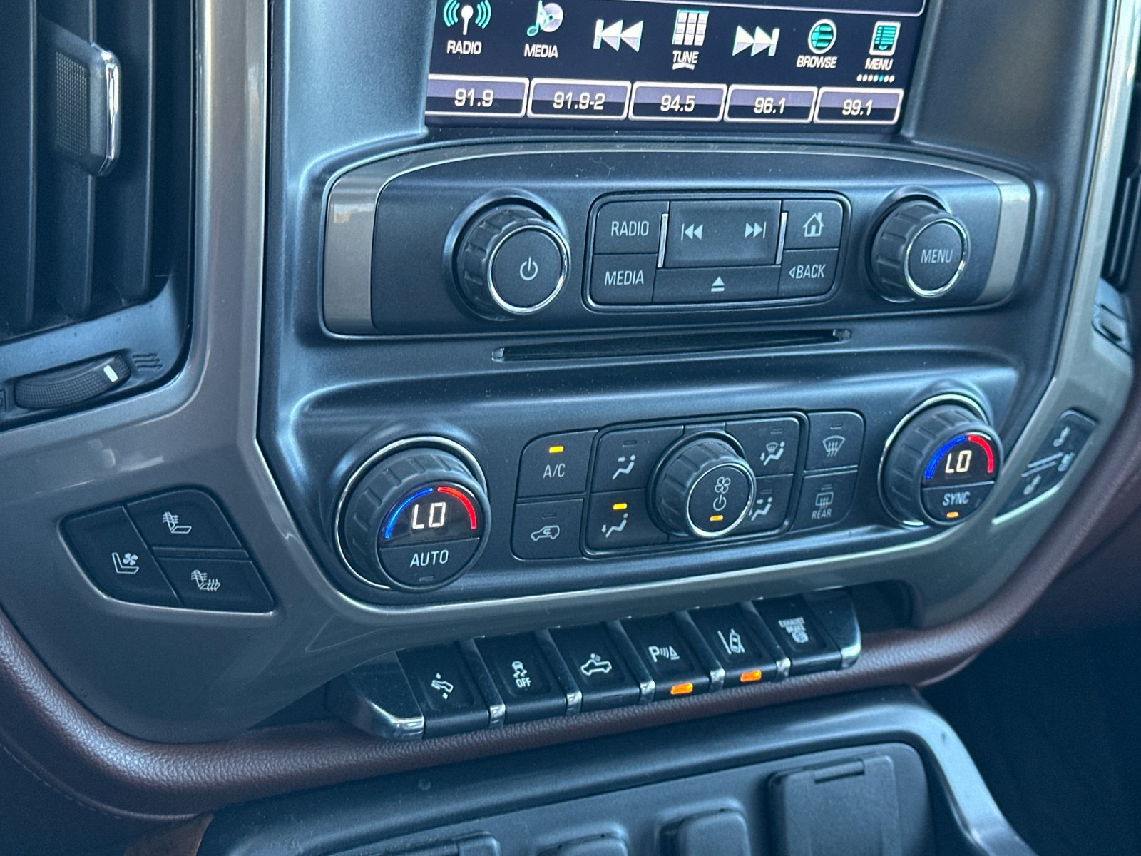 Used 2016 Chevrolet Silverado 3500 High Country w/ High Country Premium Package AWD/4WD image 19