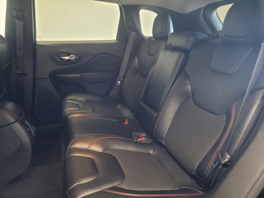Used 2022 Jeep Cherokee Trailhawk image 18