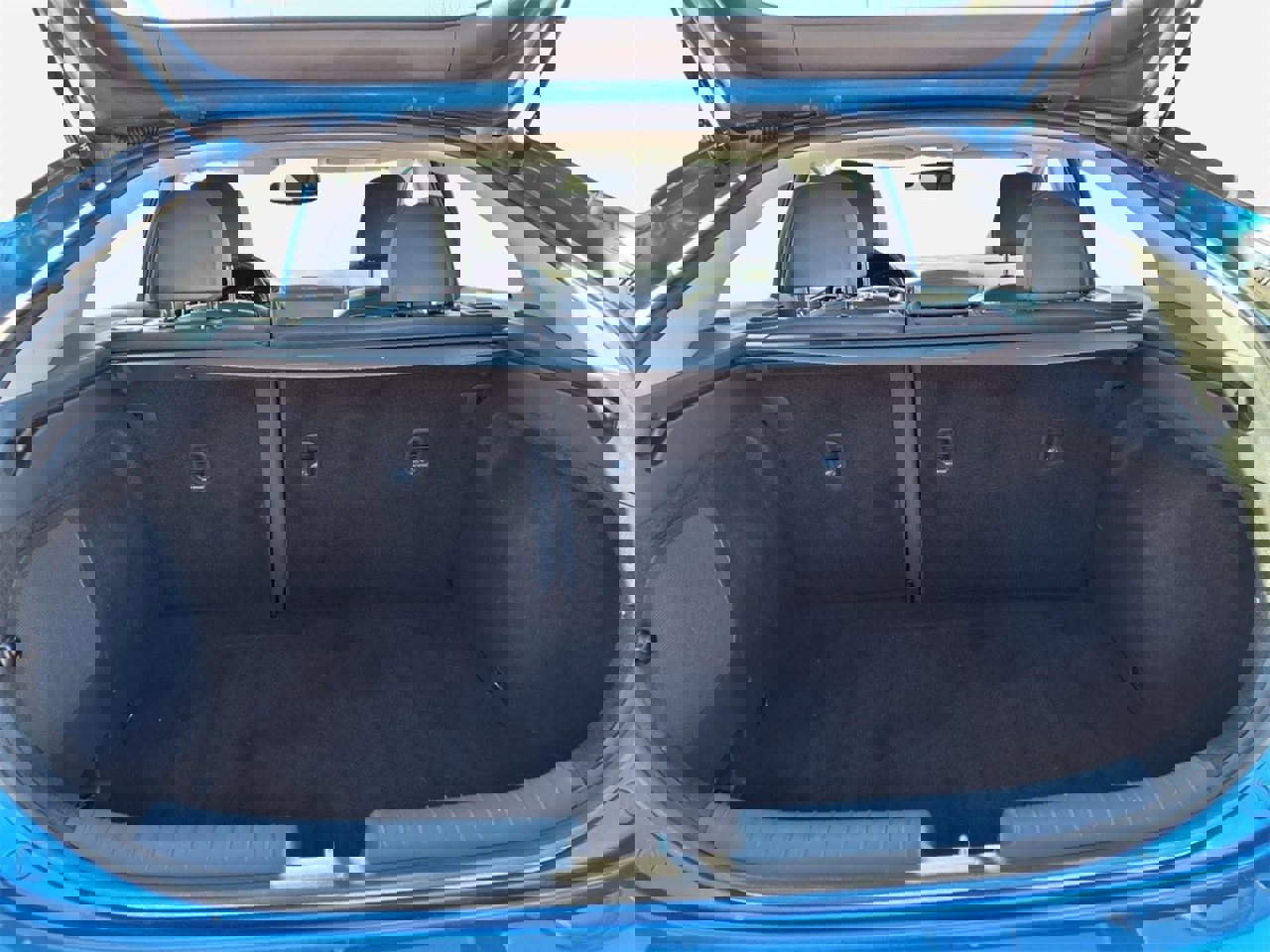 Used 2018 Hyundai Ioniq Limited w/ Limited Ultimate Package 03 image 6