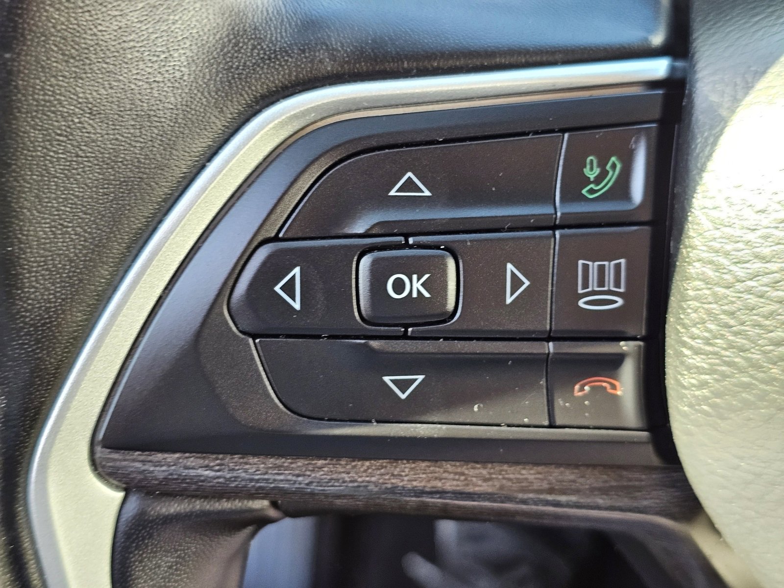 Used 2021 Jeep Grand Cherokee L Limited image 16