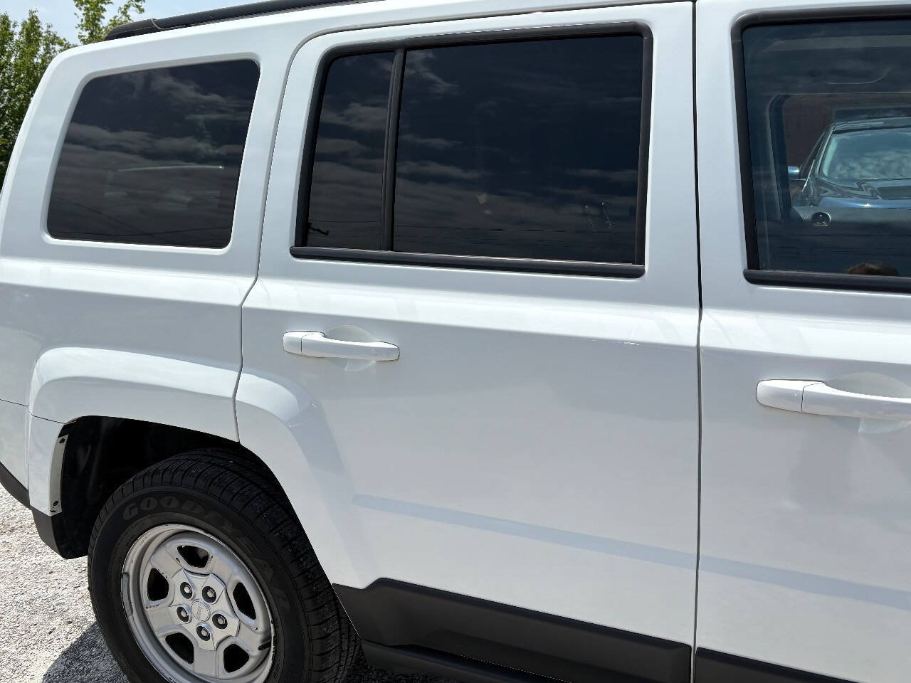 Used 2016 Jeep Patriot Sport w/ Power Value Group AWD/4WD image 13