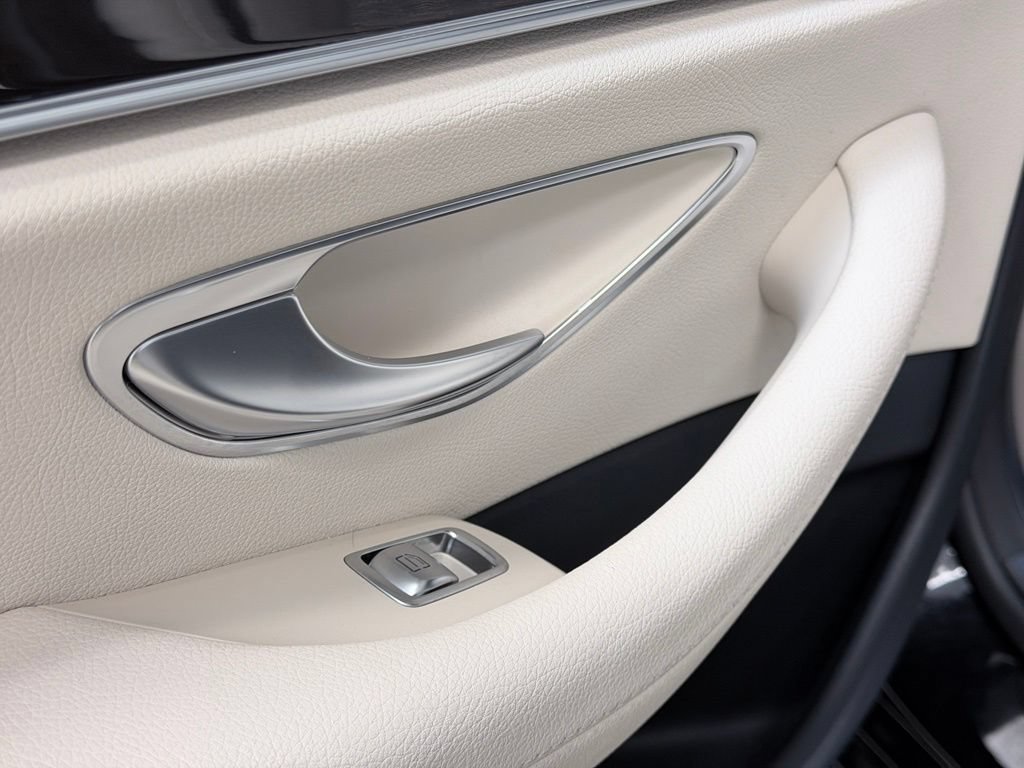 Used 2019 Mercedes-Benz E 300 image 23
