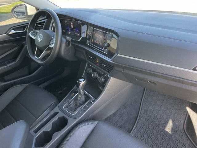 Used 2024 Volkswagen Jetta SE image 29