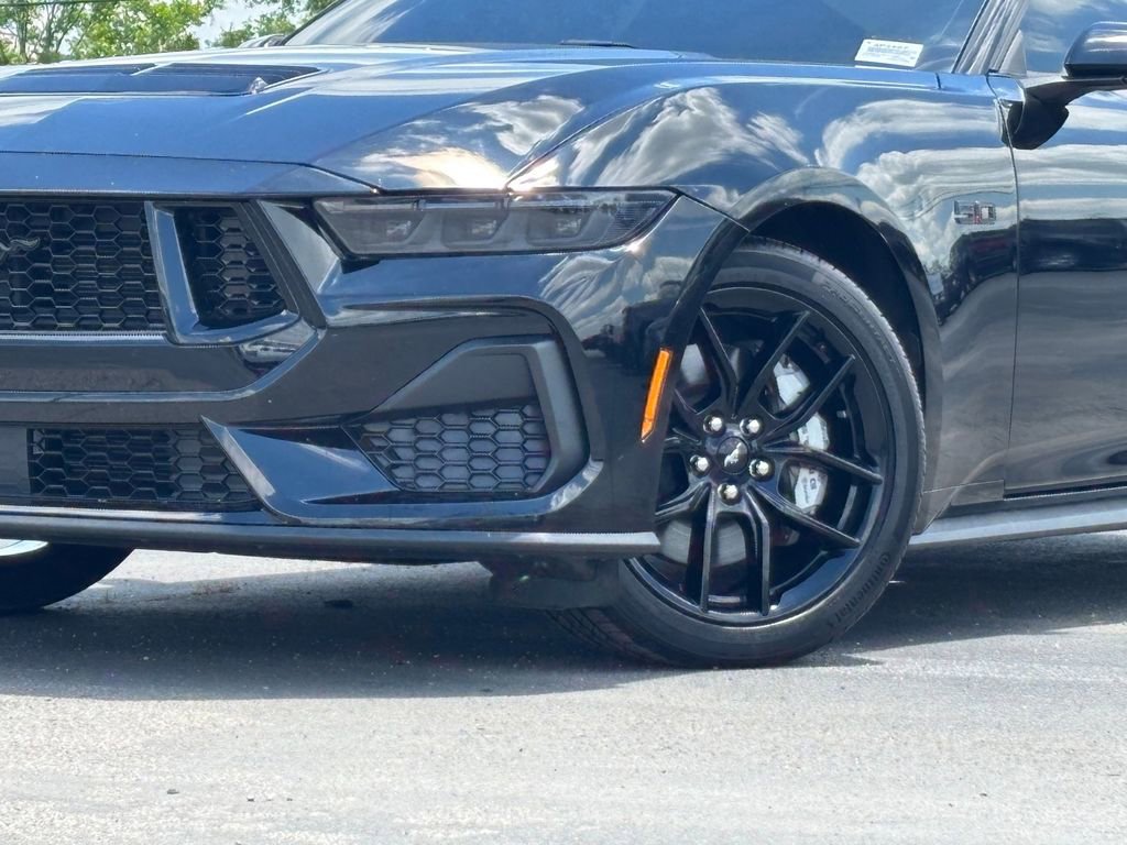 Used 2025 Ford Mustang GT Premium RWD image 2