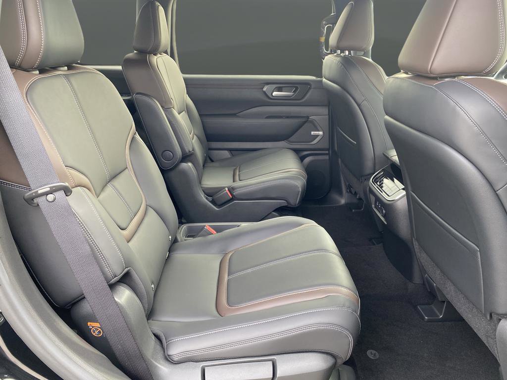 New 2025 Nissan Armada SL w/ Captain's Chari Seat Package image 34
