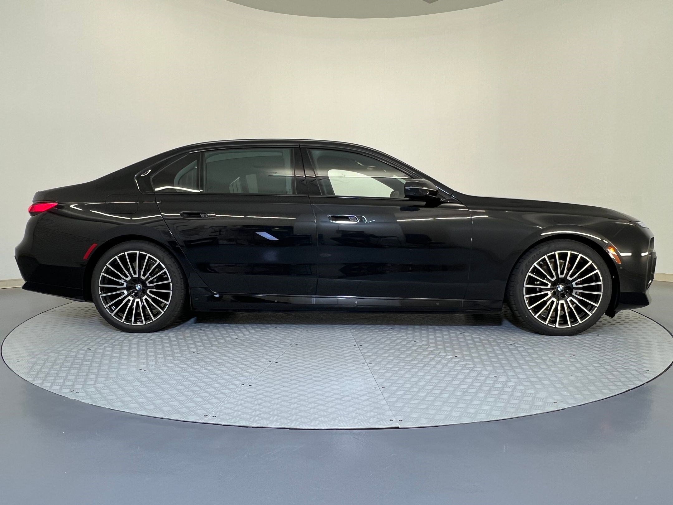 New 2026 BMW i7 eDrive50 w/ Executive Package image 8